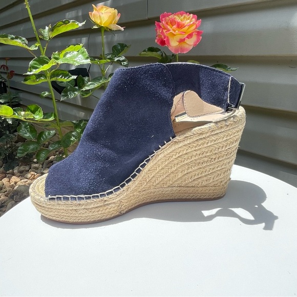 Kenneth Cole Olivia Navy Blue Suede Wedge Platform Sandal Size 9.5M - Picture 5 of 10